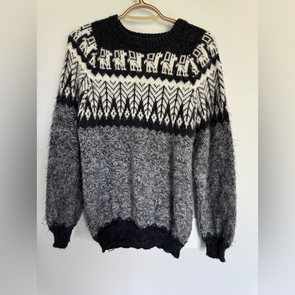 Black and Gray Patterned Men's Sweater